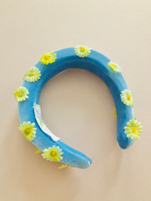 
            
                Load image into Gallery viewer, Daisy Floral Headband
            
        